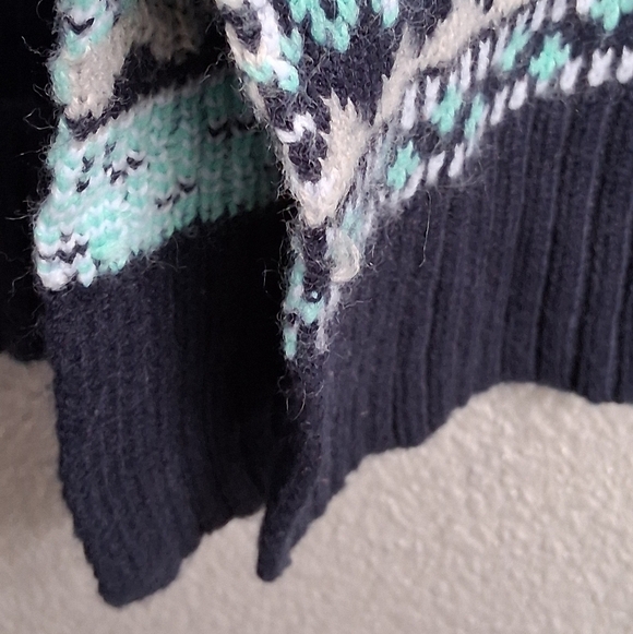 New York & Co. Patterned Sweater With A Mock Neckĺ - Picture 5 of 11